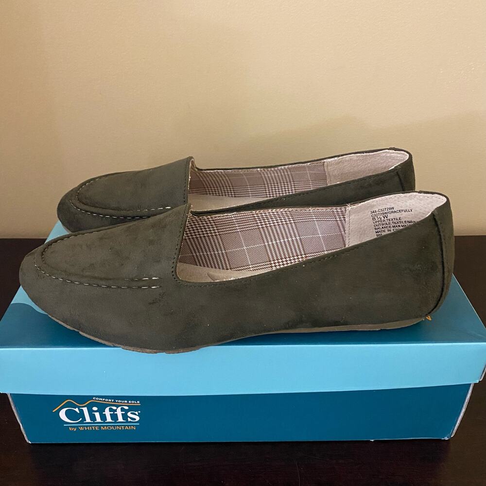 CLIFFS BY WHITE MOUNTAIN Women's Gracefully Tailored Loafer Flat‎